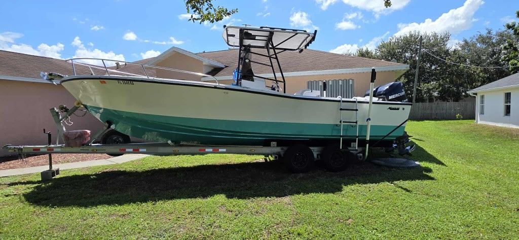 1977 Mako25 Feet