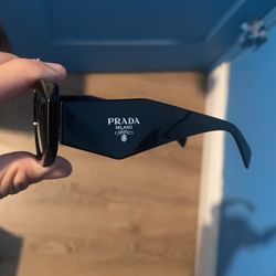 SHOOT ME BEST OFFER *PRADA SUNGLASSES *