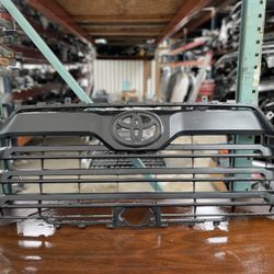 Toyota Tundra Grille Part 