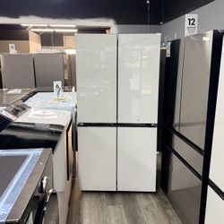 🔥SAMSUNG Bespoke 23 cu. ft. Counter Depth 4-Door Flex French Door Refrigerator in White Glass with Beverage Center🔥