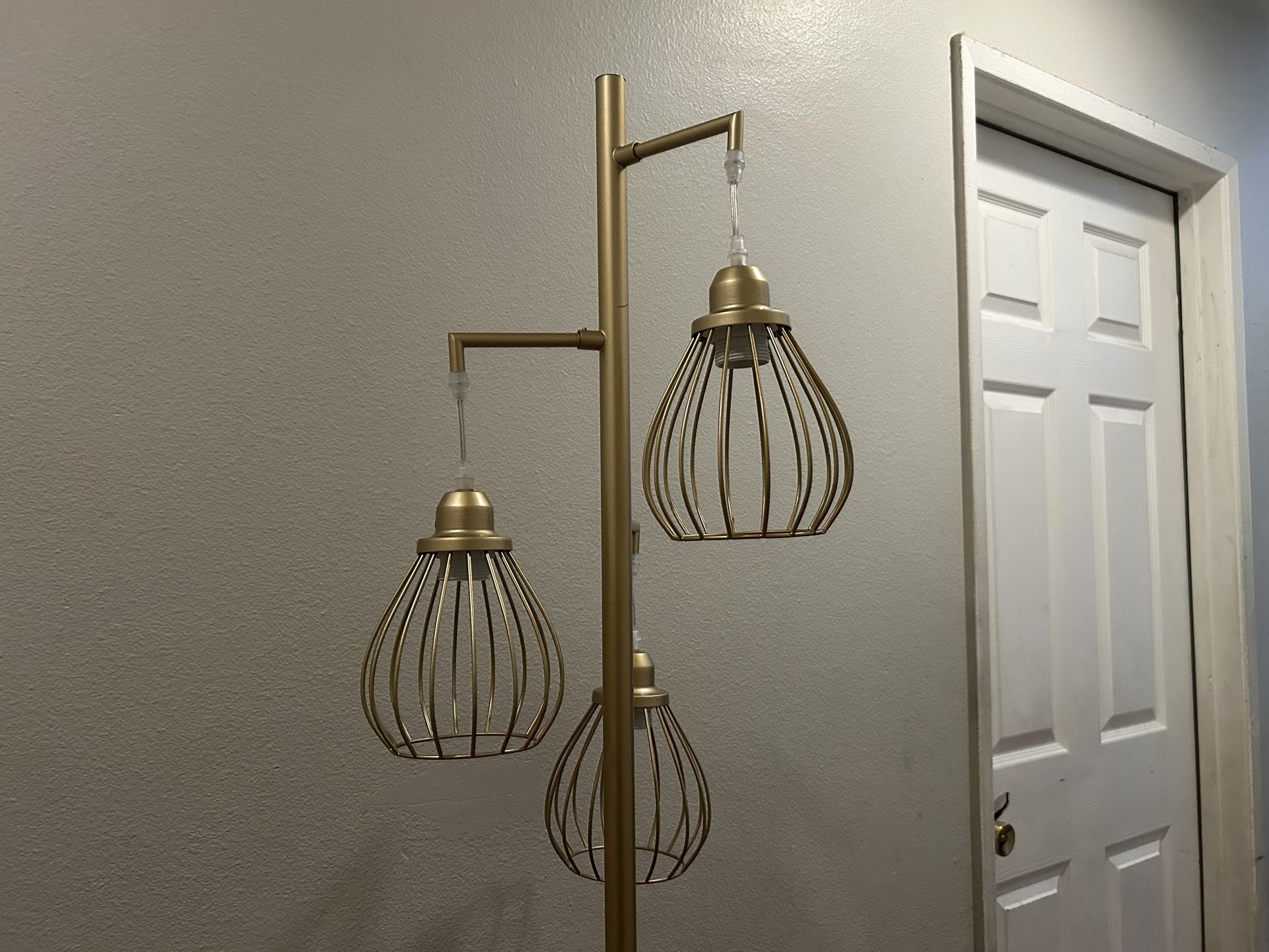 Stand Lamp With 3 Lights