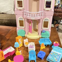 1990’s Vintage Fisher-Price Loving Family Grand Dollhouse With Doll Furniture 
