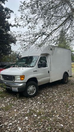 2005 Ford E-350