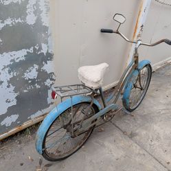 Antique rolley bike