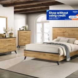 4pcs King Size Bedroom Set w. Mattress Included 