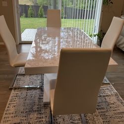 Dinning Table With 4 Chairs