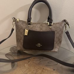Beautiful Coach Bag!!!! Monogram Design
