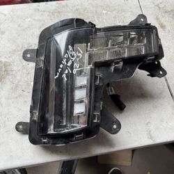 Cadillac Escalade Platinum Left Fog Light Oem