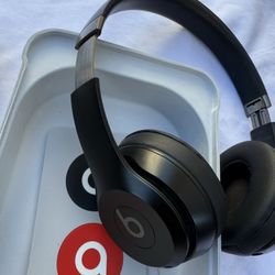 Beats Solo 4 