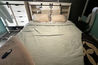 Montana King White Bookcase Storage Bed