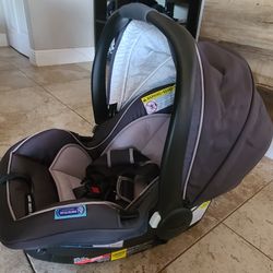 Graco New Born Car Seat