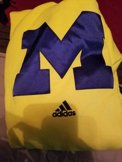 Men's U of M Hoodie sweater 2XL