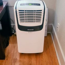 HONEYWELL 10,000BTU Portable Air Conditioner w/Attachments