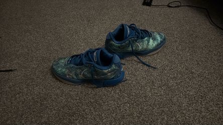 LeBron 21s blue basketball shoes  wore it a couple times only