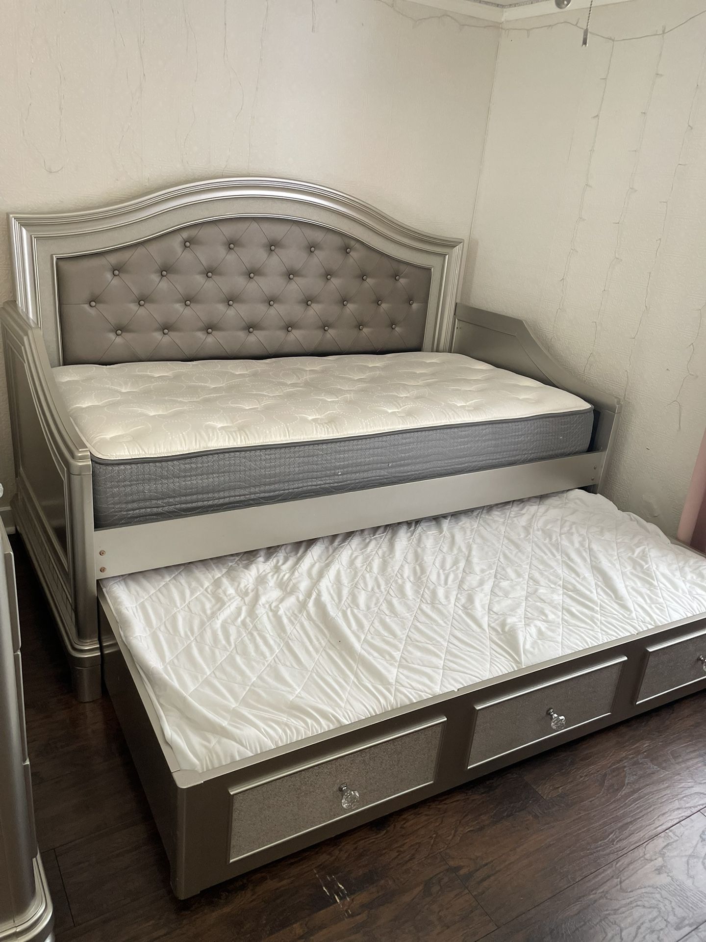 Beautiful Twin Bed With Dresser