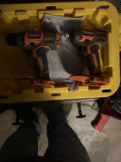 Drills W/charger And Battery