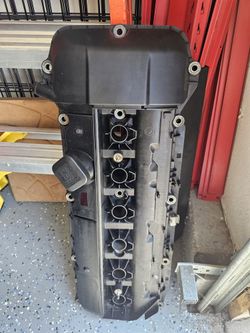 Valve Cover for 2002 - 2005 BMW 330i 3.0L 6-Cylinder