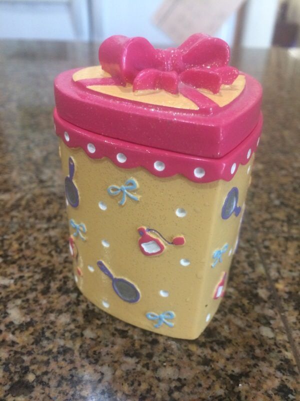 Claire's jewelry box