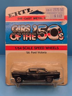 Ertl 1956 Ford Victoria Die Cast Metal Replica 1:64 Scale New Cars Of The 50s