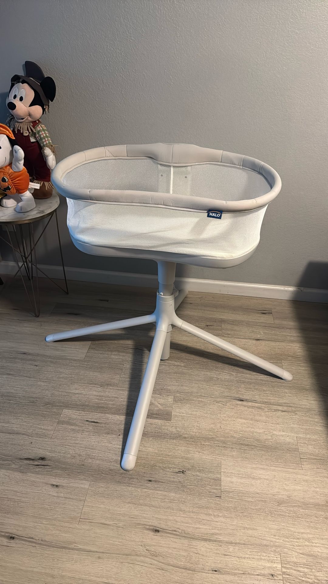 Halo bassinet Swivel Sweeper