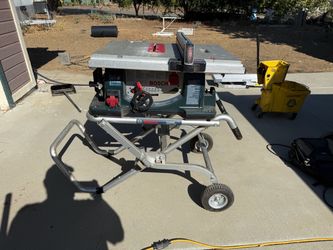Bosch Table Saw with TS3000 Gravity-Rise Stand