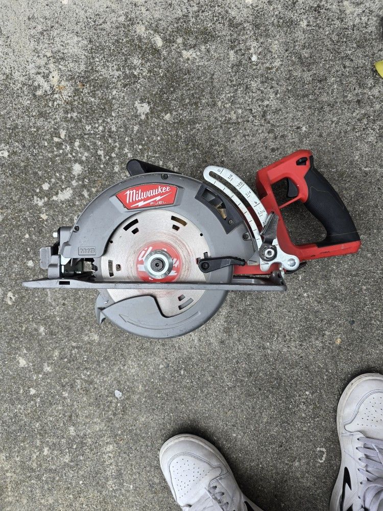 Milwaukee Circular Saw