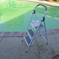 Gorilla Ladders Compact Steel Construction Grade 225 Lb 