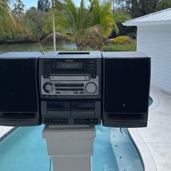 Aida Boom Box