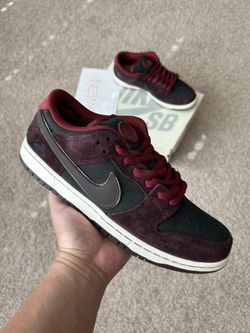 Nike SB Dunk Low Riot Skateshop