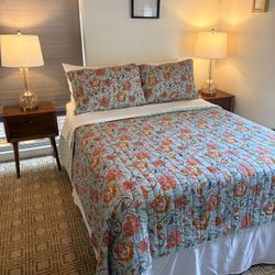 Full Size Bed/ Night Stands/Lamps