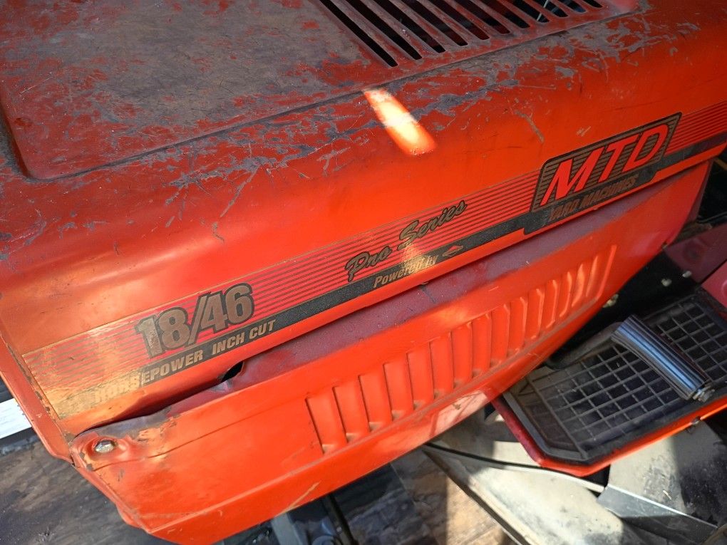 Lawn Tractor W/Leaf Pickup Attachments