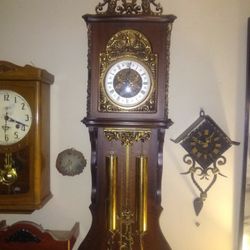 Urgos waterfall Mechanical Clock