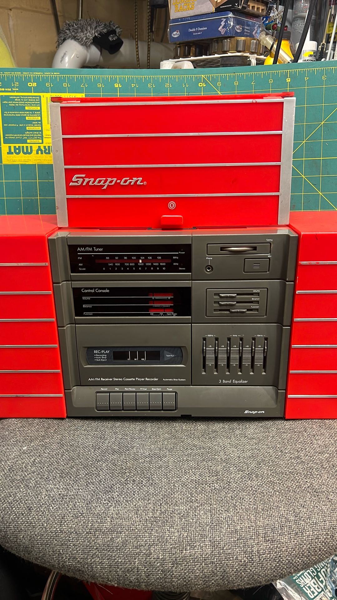 Snap-on Red Toolbox Cassette FM/AM Radio Detachable Speakers KR638.