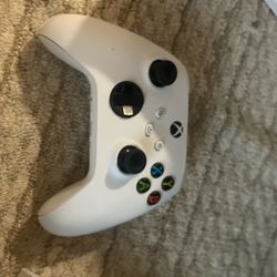 Xbox Controller ( I NEED IN CASH )