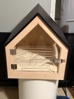 Modern Wood and Metal Pet House