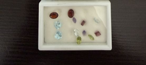 Loose gemstones 