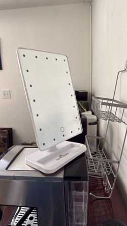 FIRST IMPRESSIONS 10” X 7” LED mirror