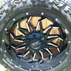 Extreme Mudders Tires And Rims 5lug Universal Chevy  Or Dodge Or Ford Rims N Tires Good Shape 900obo Cash $or Trade 