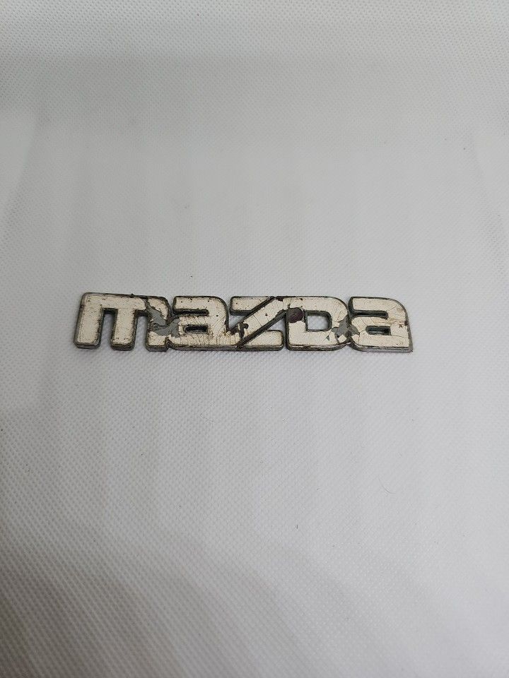 Mazda 323 626 MPV B2000 GLC Front Grille White Mazda Emblem OEM G0(contact info removed)