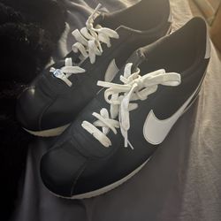 Nike Cortez  11.5 New Condition 