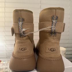 UGG 