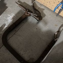 Valve spring compressor