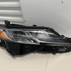 2018 2019 2020 2021 2022 Toyota Camry Right LED Black Headlight OEM 