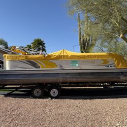 2009 Lowe SS240 Suncruiser Pontoon Boats