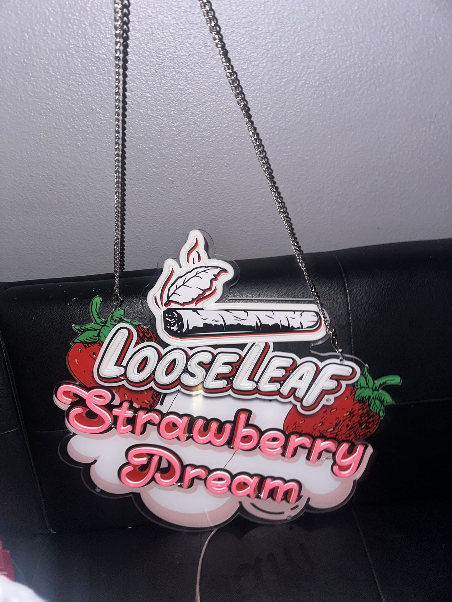 Loose Leaf Neon Sign 