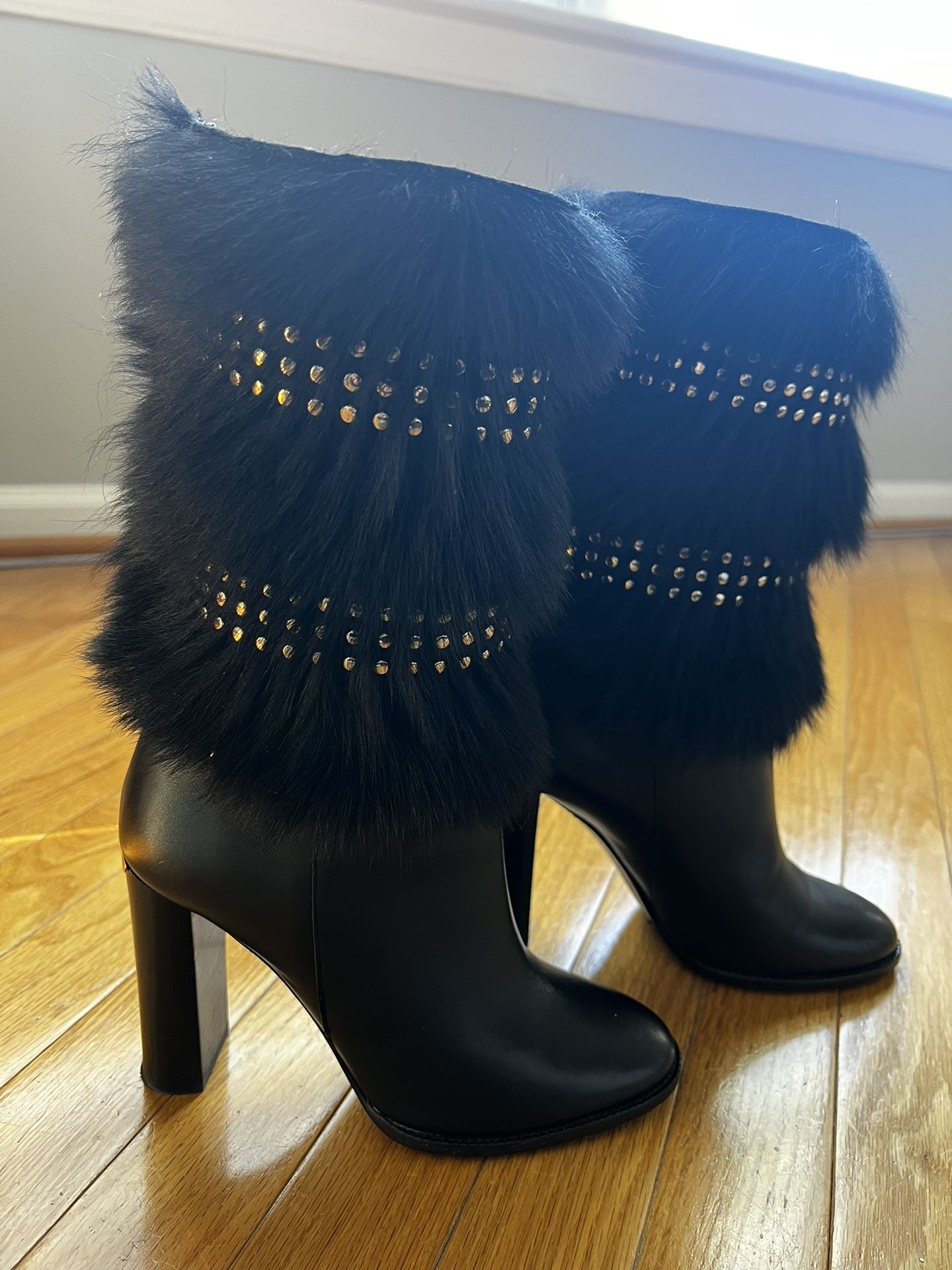 Burberry Black Leather Boot Heels 