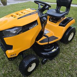 Cub Cadet XT1  42" 