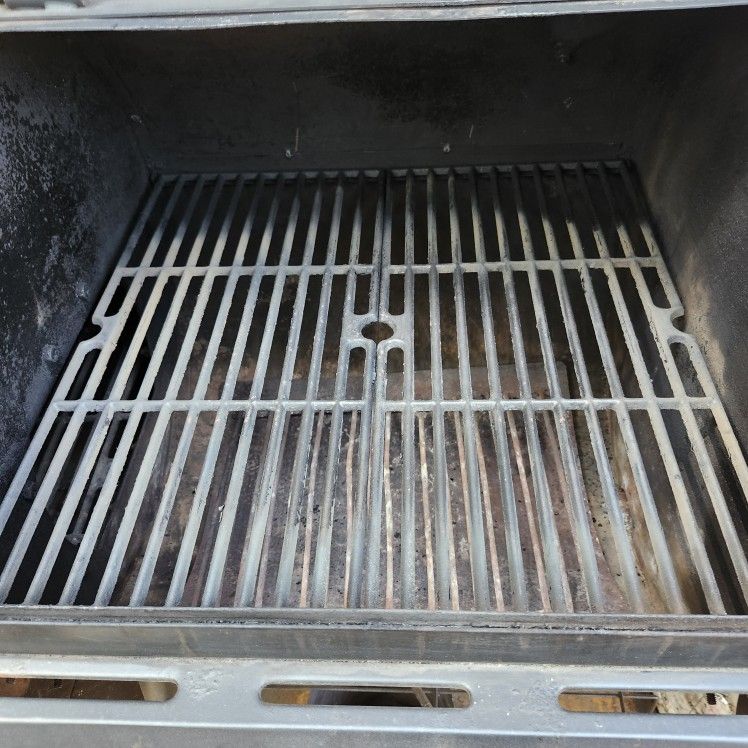Oklahoma Joe's BBQ,  Grill, Smoker with Cover and Propane Tank