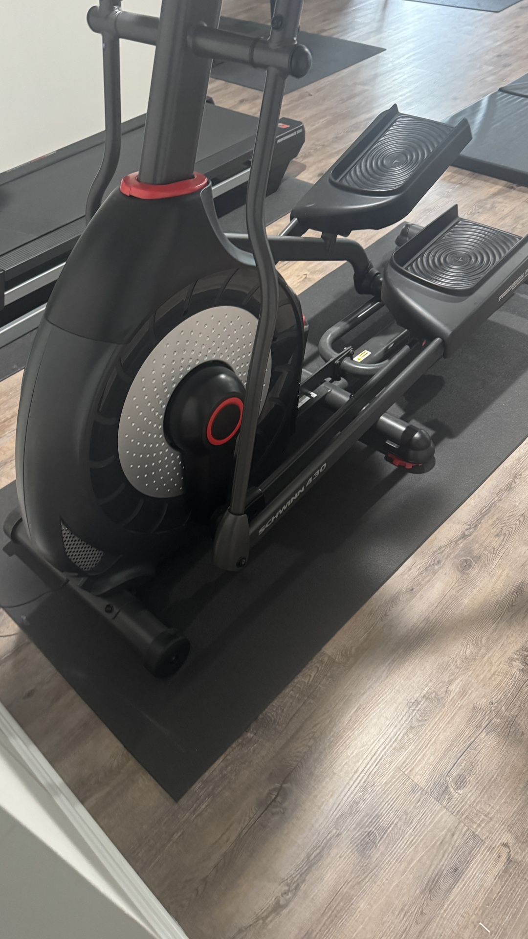 Schwinn 430 Elliptical Machine