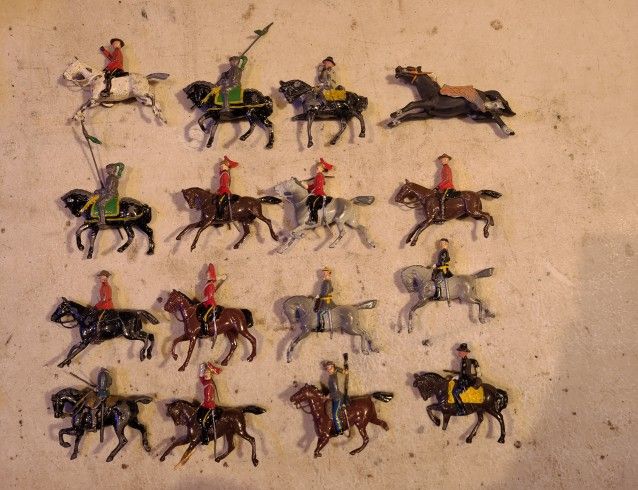 Lot of 15 vintage Lead Calvary Horses England + lead horse